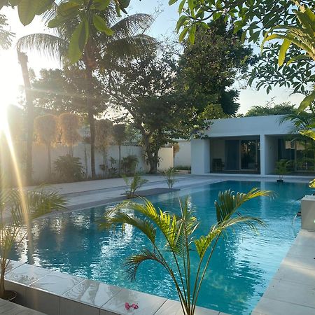 Ayom Suite Mataram Buitenkant foto